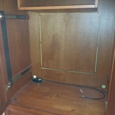 Entertainment center