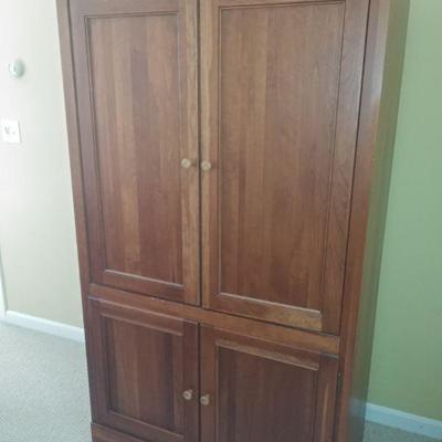 Entertainment center