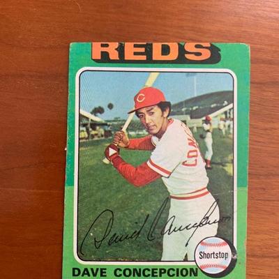 Rare error mis-cut Dave Concepcion 1975 card
