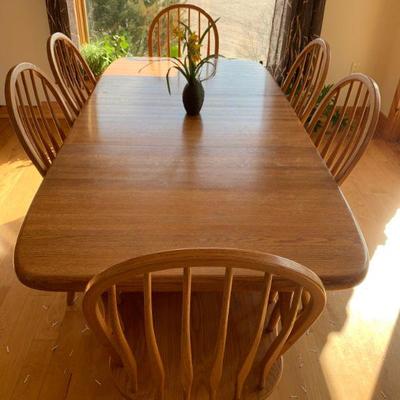 Table for 6 please / Oak table & chairs + leaves