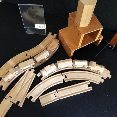 Brio Wooden Track Expansion Set with Train Cars