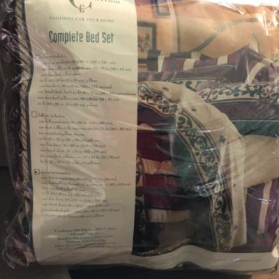 Complete Bed Set, COLOR CONNECTION, Queen Size, new in pkg