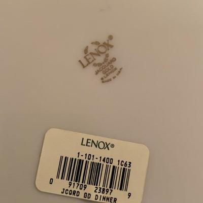 Lenox China Jacquard Gold 8 Complete place settings  
