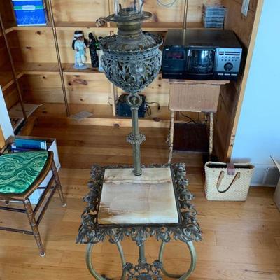 Victorian table / oil lamp 