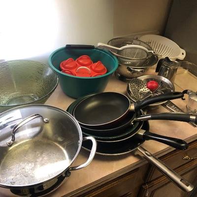 18 piece kitchenware lot