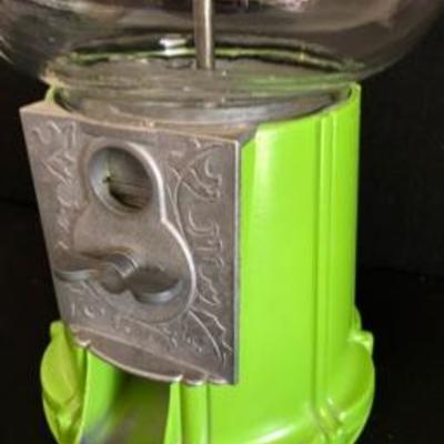 Vintage Green Mechanical Gumball Machine (Takes Pennies)
