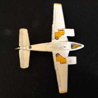 Lot of Metal & Plastic Toy Small Areoplanes 