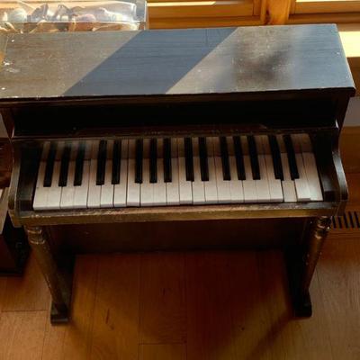 Small toy piano