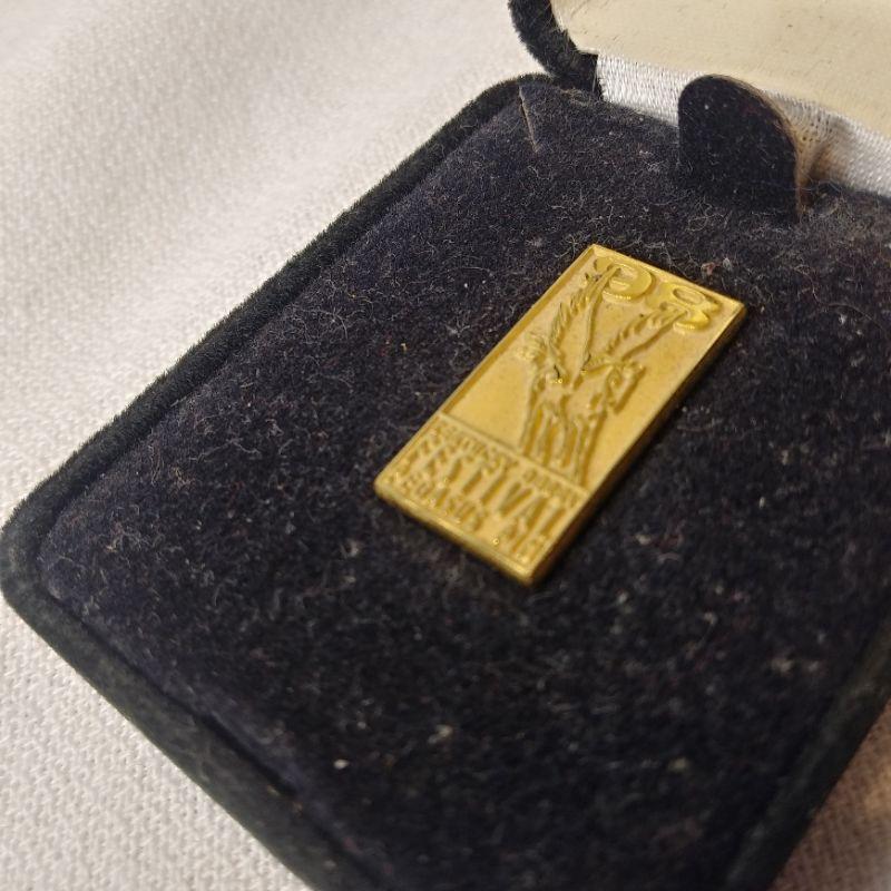 1998 Kentucky Derby Gold Pin