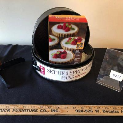 Set of 3 SpringForm Pans and a set of 4 Tart Pans. New!