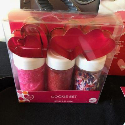 Hearts Valentine Baking Pan, Brownie Pop Pan, Heart Cookie Set - all new in box