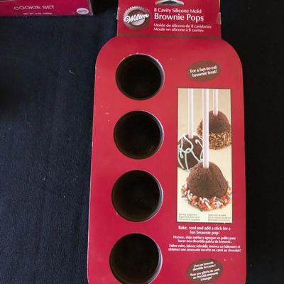 Hearts Valentine Baking Pan, Brownie Pop Pan, Heart Cookie Set - all new in box