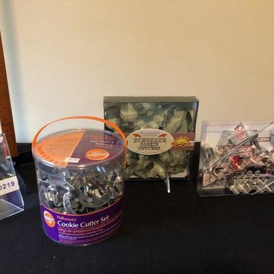 LOT of 3 - Halloween Cookie Cutter Set, Dinosaurs Cookies and Train Station Cookies Set