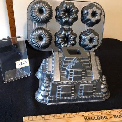 Darling Bundt Pans - Architectural Building Shape Pan and a Miniature Bundt Cakes Pan. UNUSED