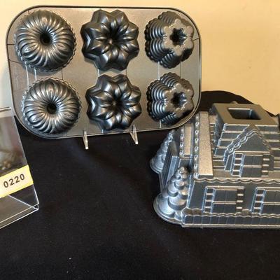 Darling Bundt Pans - Architectural Building Shape Pan and a Miniature Bundt Cakes Pan. UNUSED