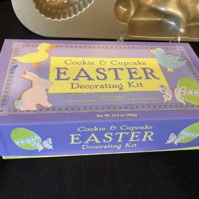 Easter Rabbit Bunny Cake Pan with Eggs plus an Easter Decorating Kit