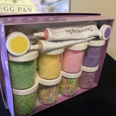 Easter Egg Baking Pan and Decorating Kit. NEW