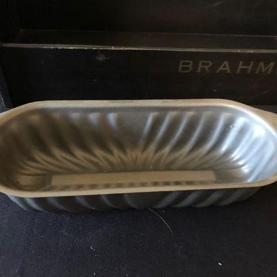 Lot of 5 Decorative Cake Pan Holiday Bundt Molds NEW!