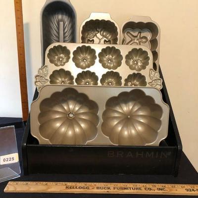 Lot of 5 Decorative Cake Pan Holiday Bundt Molds NEW!
