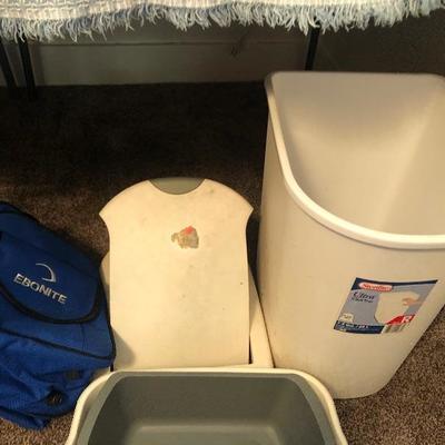 4 Piece Lot, Trash Can with Lid, 2 Wash Basins and Single Bowling Ball Bag