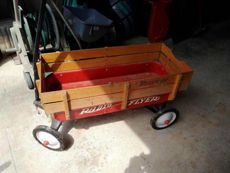 radio flyer wagon traveler