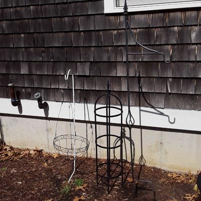 Lot 7 assorted plant hooks and holders