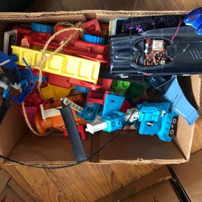Toy Box Lot 6, Miscellaneous Toys and Accessories Including Batman