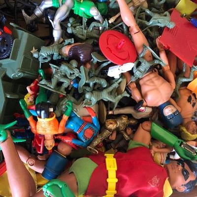 Toy Box Lot 15, Army Men, Toys, Accessories, Misc.