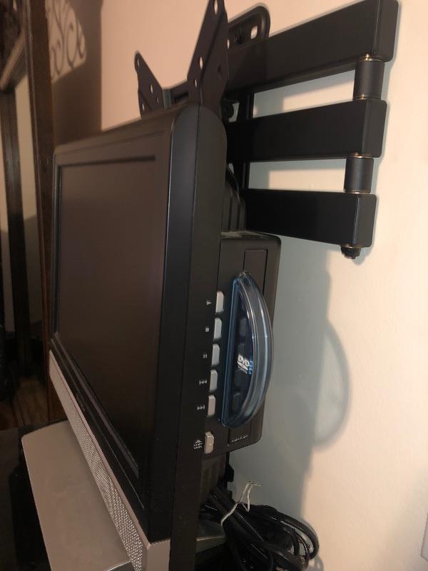 TruTech 17” Flat Screen TV with Built In DVD Player with wall mount