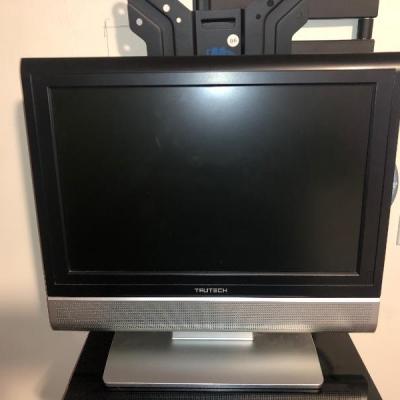 TruTech 17â€ Flat Screen TV with Built In DVD Player with wall mount