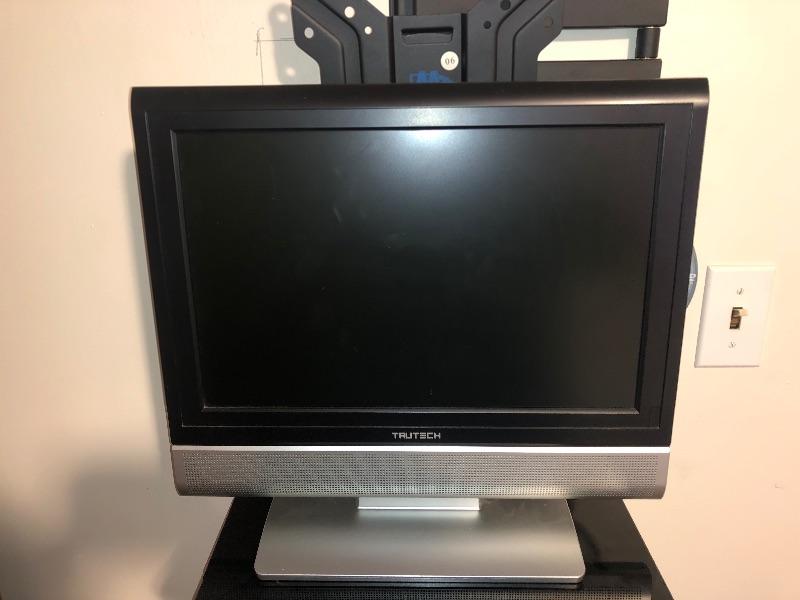 TruTech 17” Flat Screen TV with Built In DVD Player with wall mount
