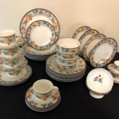 Mikasa Intaglio Table Setting 38 Piece