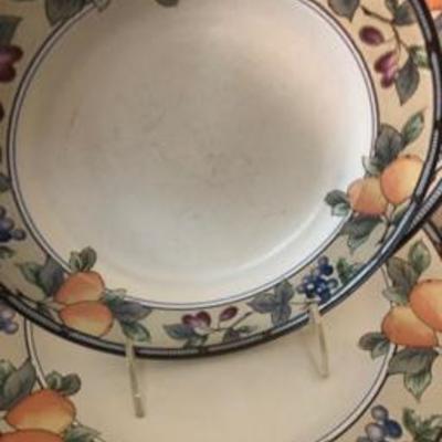 Mikasa Intaglio Table Setting 38 Piece