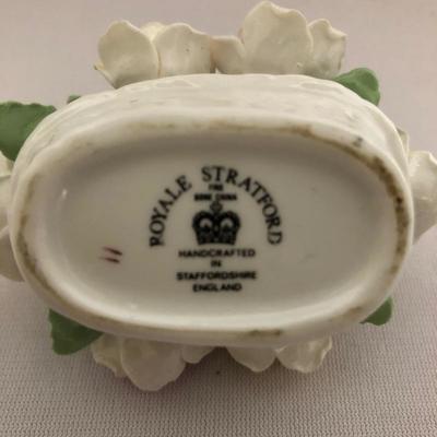 Lot 16 - European China Roses and More