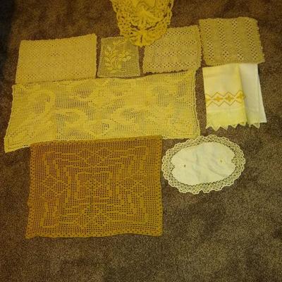 Crocheted lace and needlepoint lot 1 doilies and table runners