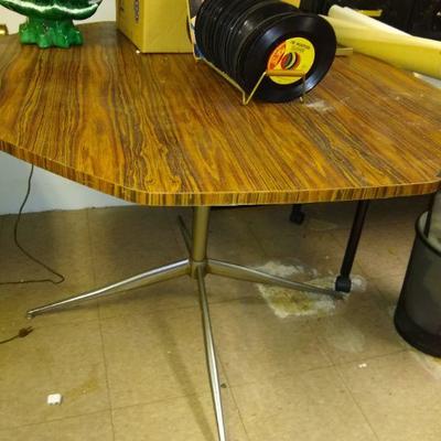 Octagon vintage dinette table