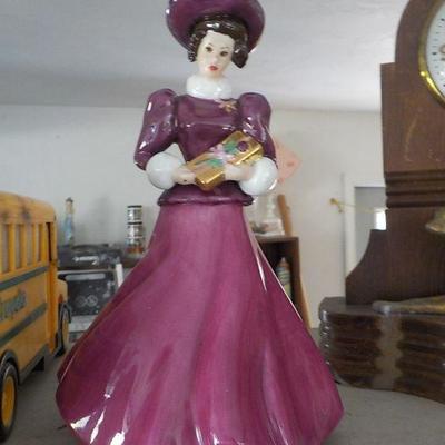 Barbie "Hallmark" 1997 collectible Ceramic figurine.
