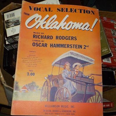 Original 1940's Broadway voice Folio " OKLAHOMA ! " by Rodgers and Hammerstein.