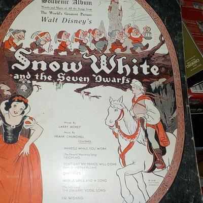 Original 1970's Broadway voice Folio " SNOW WHITE and the Dwarfs" 