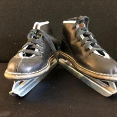 Vintage Antique Childs Canadian-Made Ice Skates
