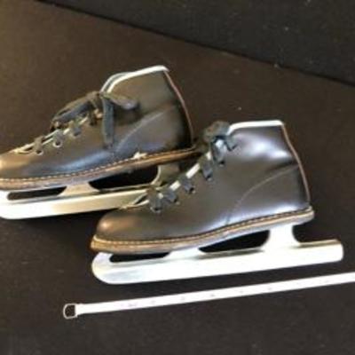 Vintage Antique Childs Canadian-Made Ice Skates