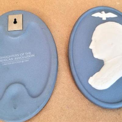 Lot #4  Pair of Limited Edition DAR Bisque porcelain plaques - George/Martha Washington