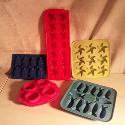 Lot 5 Silicone Ice Cube molds