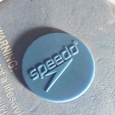 LOT Speedo water workout equipment