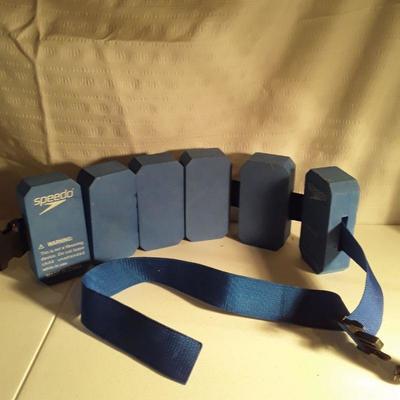 LOT Speedo water workout equipment