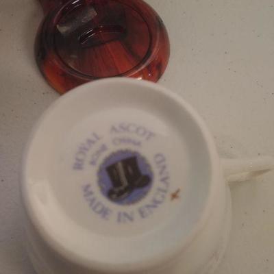 Lot tea cups and more