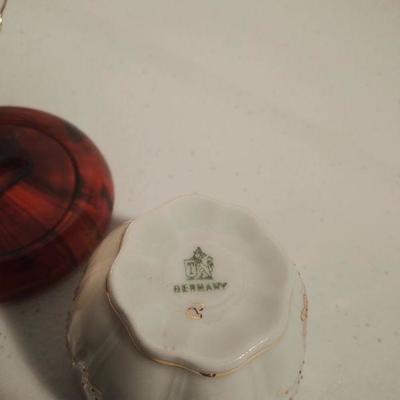 Lot tea cups and more