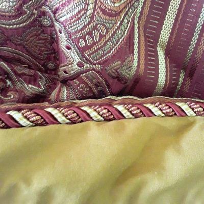 Lot Queens size bedding set
