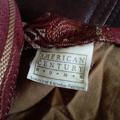 Lot Queens size bedding set