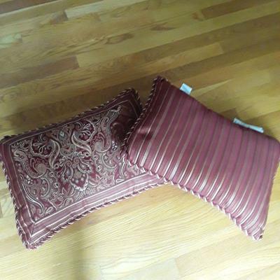 Lot Queens size bedding set